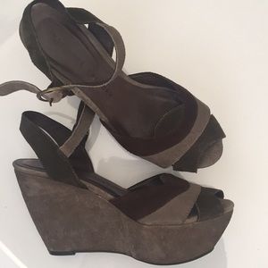 Chinese Laundry Wedge Sabdals